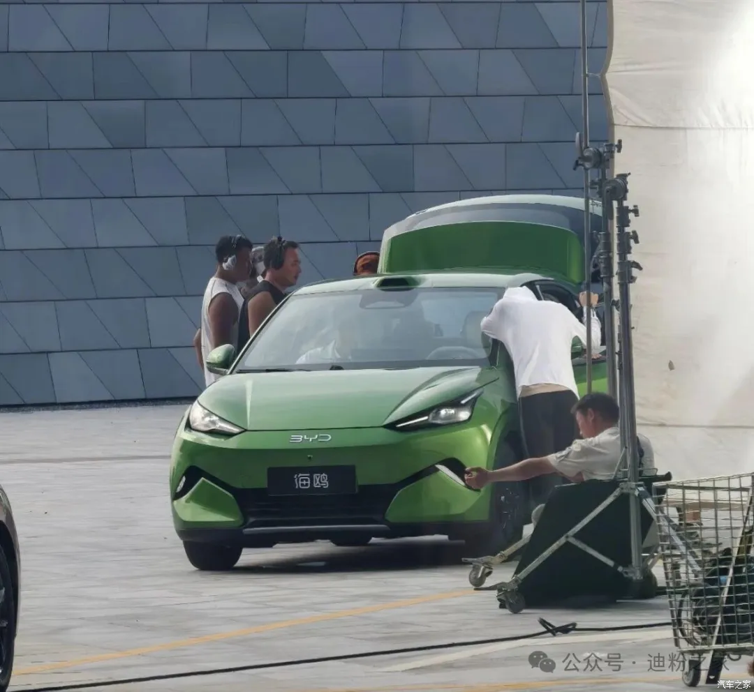 http://www2.autoimg.cn/chejiahaodfs/g34/M06/8F/D3/620x0_1_autohomecar__ChtpWGqwi-KATlKcAAu2S7CUbgU046.png
