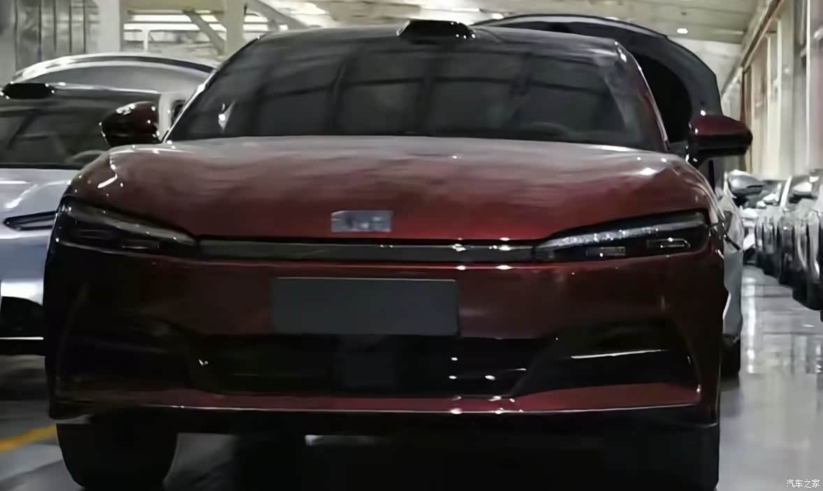 http://www2.autoimg.cn/chejiahaodfs/g34/M04/06/9C/620x0_1_autohomecar__ChxpV2rYNGWAVk_fAAIwe2JW_ZY982.jpg